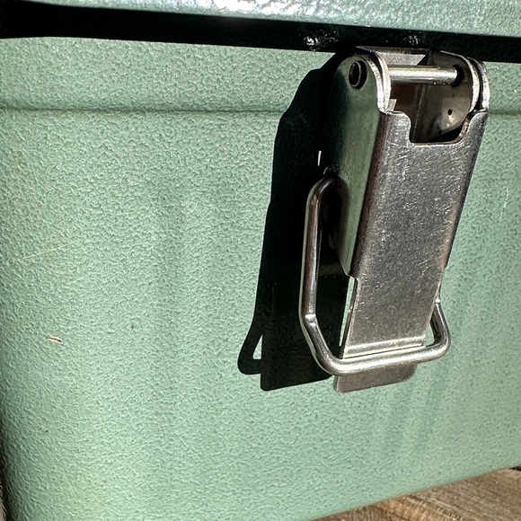 Stanley Green Metal Lunchbox with Handle - Picture 6 of 7
